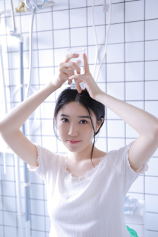 《年轻的女教师4》免费观看